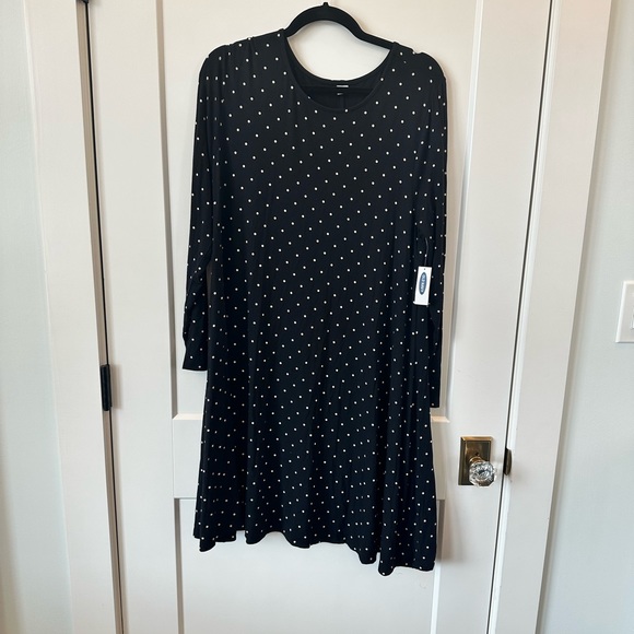 Old Navy Dresses & Skirts - Old Navy Black & White Polka Dot Long Sleeve Dress